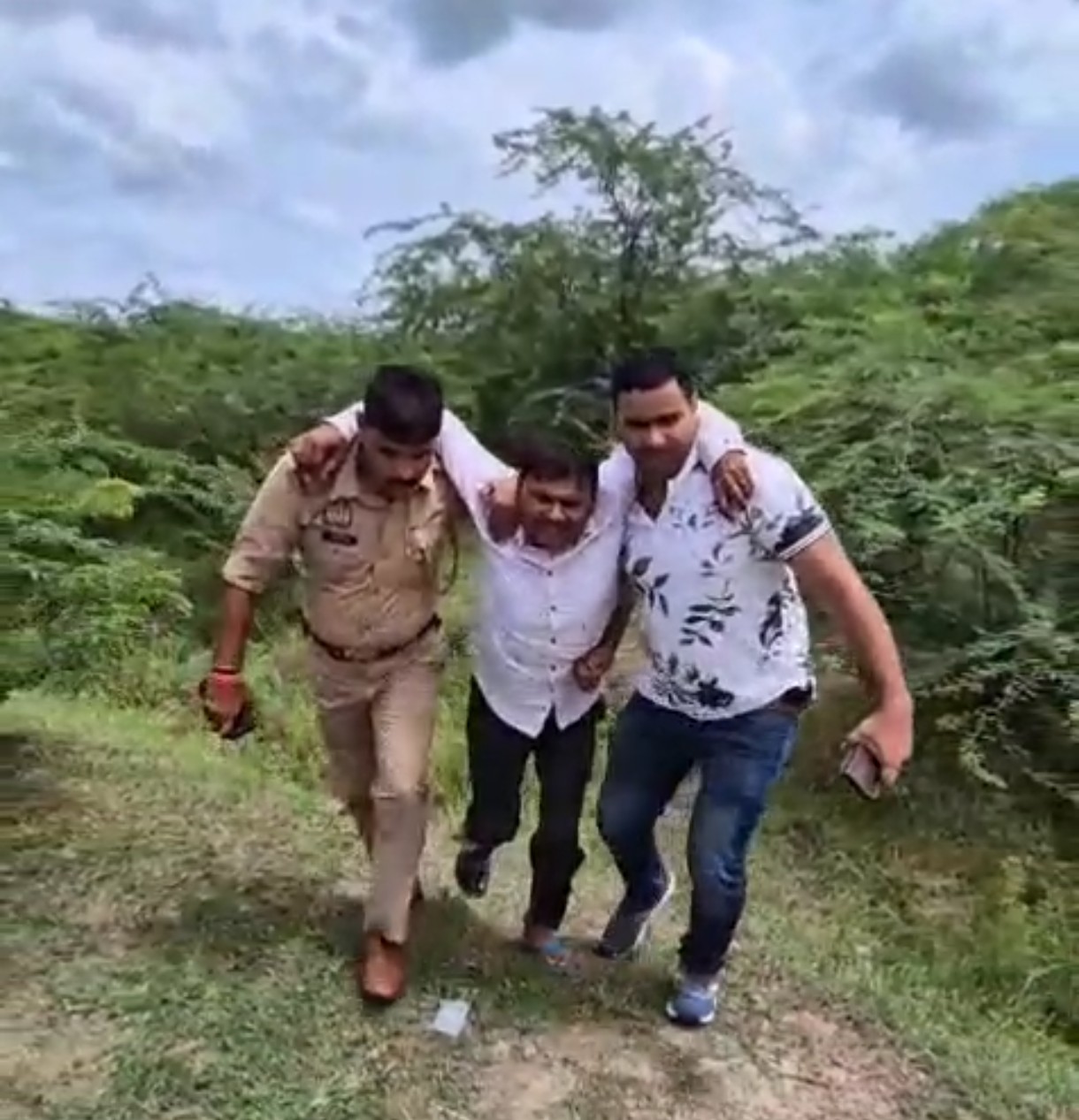 उन्नाव मुठभेड़ : हत्या का आरोपी अशोक निषाद गिरफ्तार