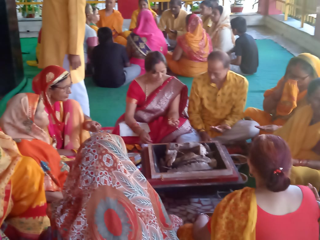 नवरात्रि साधना की पूर्णाहुति पर दिव्य महायज्ञ व संस्कार समारोह